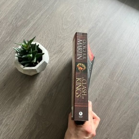 2 for 20$ George R.R. Martin's "A Clash of Kings" Paperback (Game of Thrones) - Picture 4 of 6